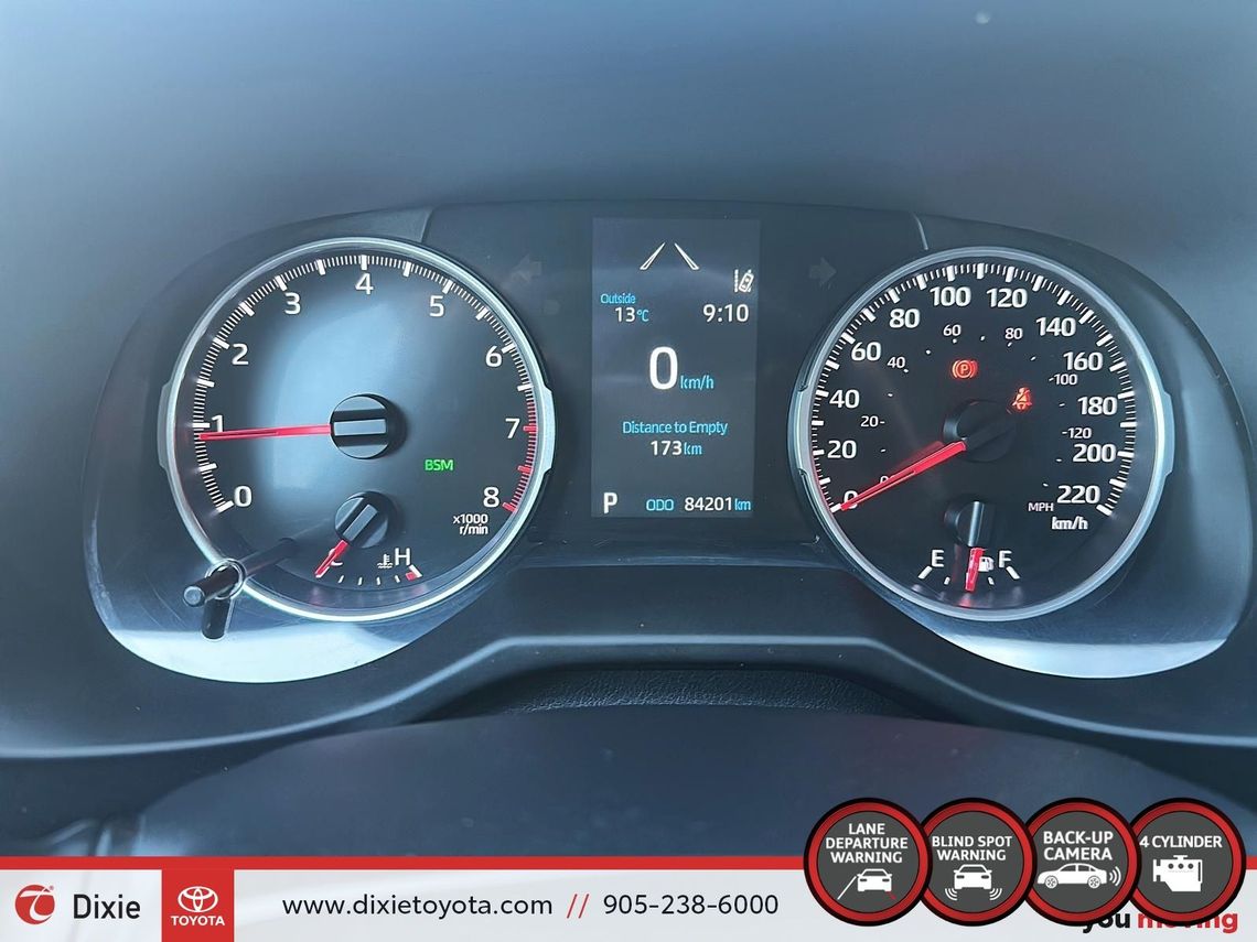 2022 TOYOTA RAV4 LE AWD / TCUV / HEATED SEATS / BACKUP CAMERA / CARPLAY AND ANDROID AUTO