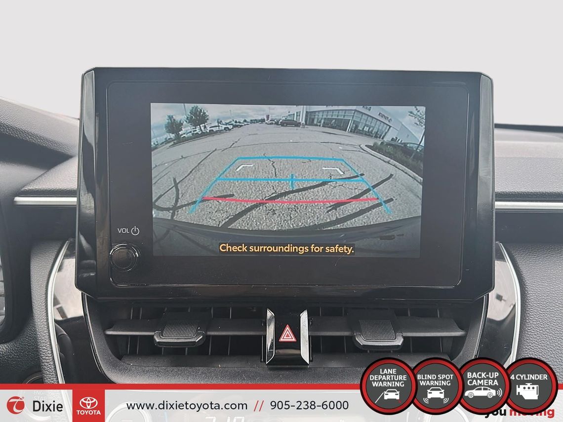 2023 TOYOTA COROLLA CROSS LE FWD / TCUV / TOYOTA SAFETY SENSE / HEATED SEATS / HEATED STEERING WHEEL / CARPLAY AND ANDROID AUTO