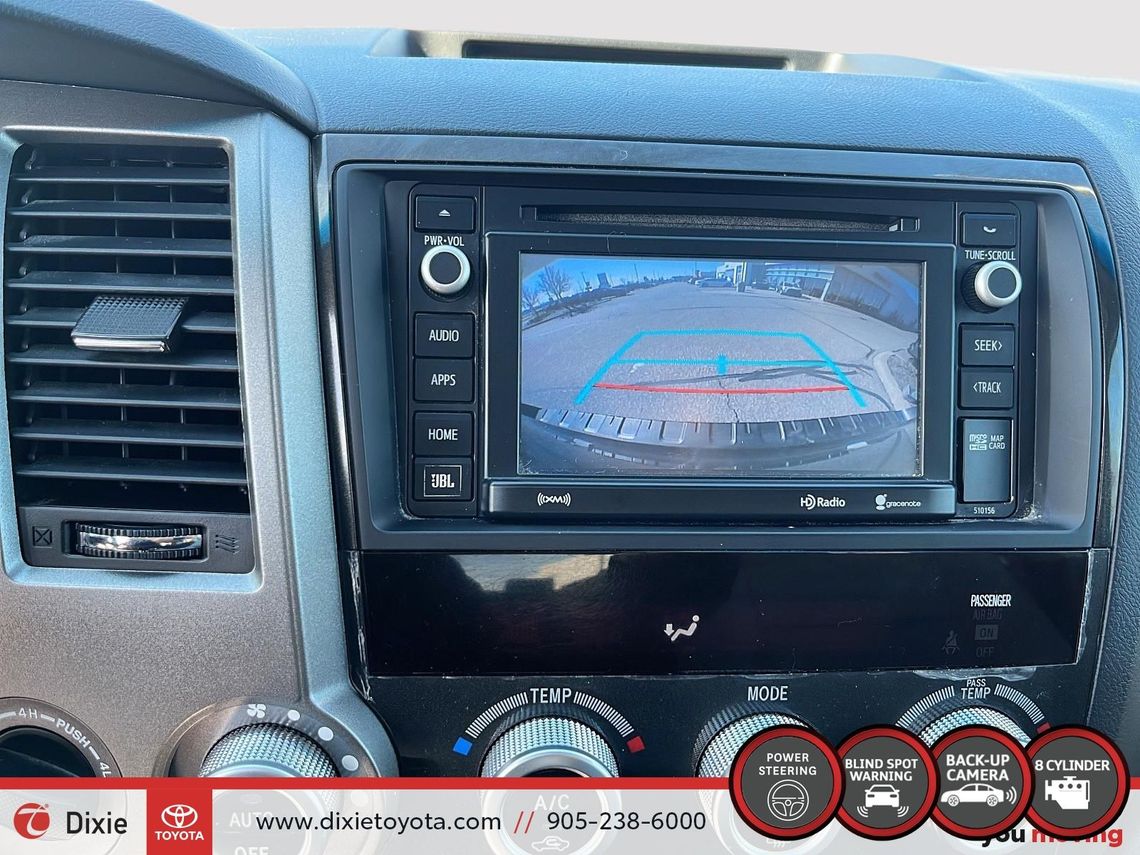 2017 TOYOTA SEQUOIA PLATNIUM 4WD / CLEAN CARFAX / HEATED AND VENTILATED SEATS / REAR ENTERTAINMENT SYSTEM