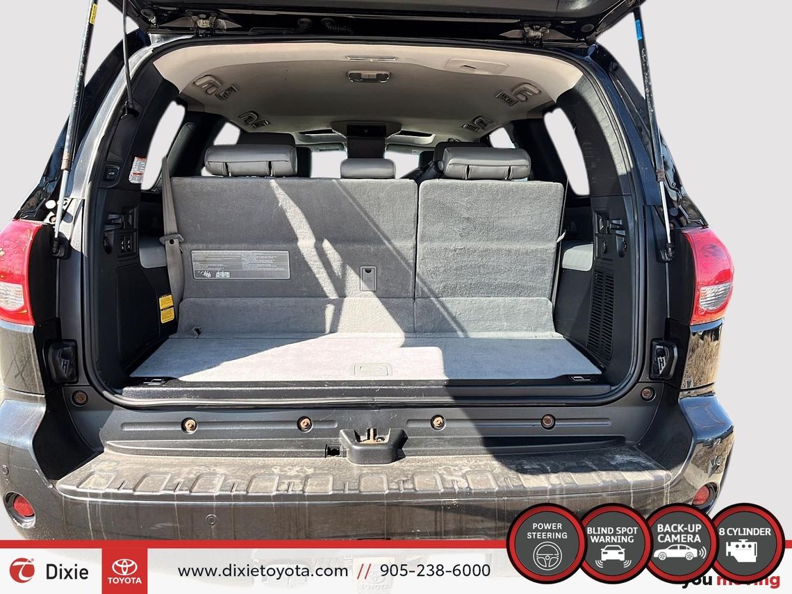 2017 TOYOTA SEQUOIA PLATNIUM 4WD / CLEAN CARFAX / HEATED AND VENTILATED SEATS / REAR ENTERTAINMENT SYSTEM