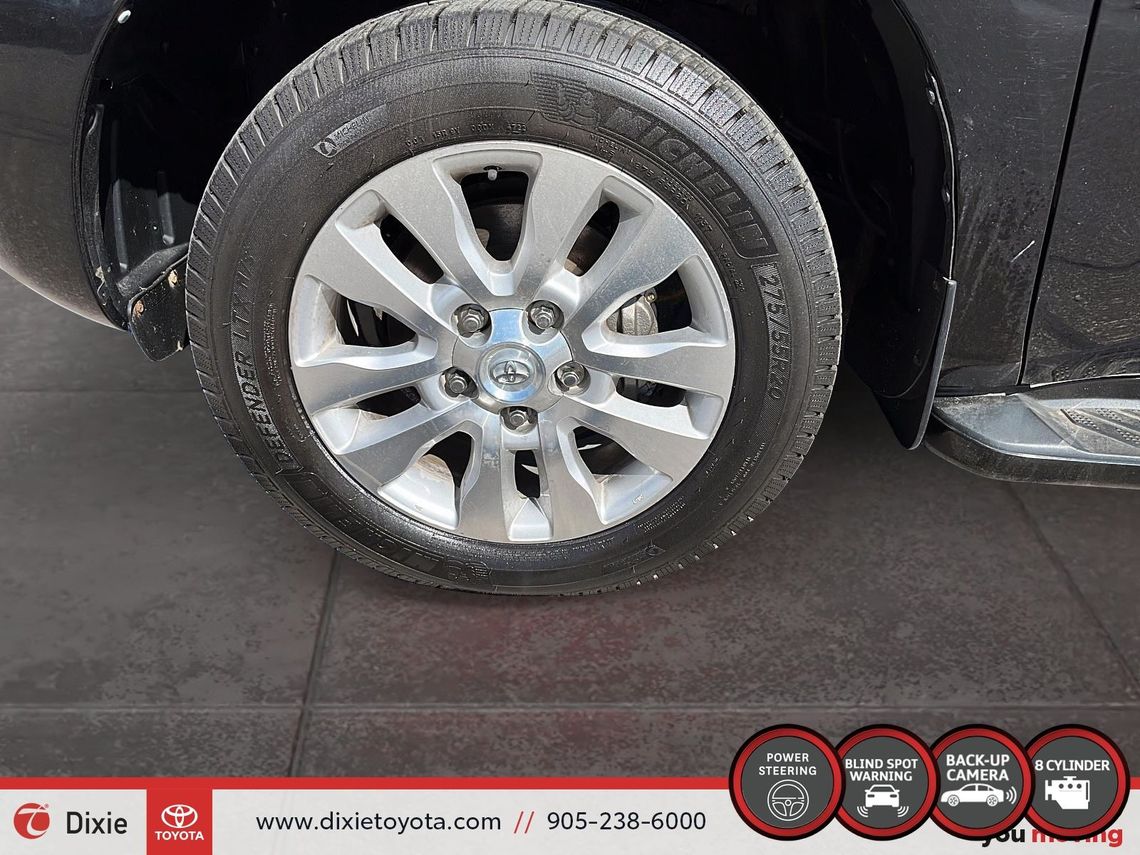 2017 TOYOTA SEQUOIA PLATNIUM 4WD / CLEAN CARFAX / HEATED AND VENTILATED SEATS / REAR ENTERTAINMENT SYSTEM