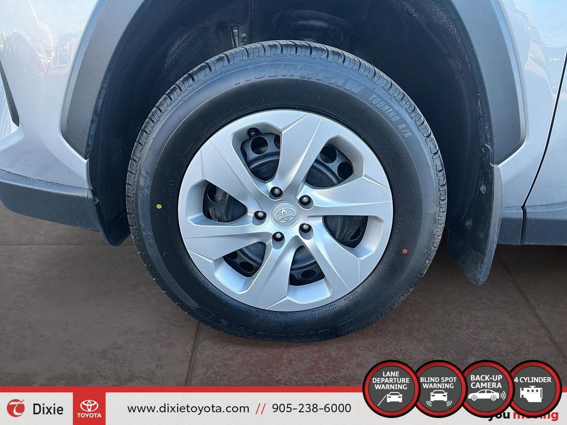 2022 TOYOTA RAV4 LE AWD / TCUV / HEATED SEATS / BACKUP CAMERA / CARPLAY AND ANDROID AUTO