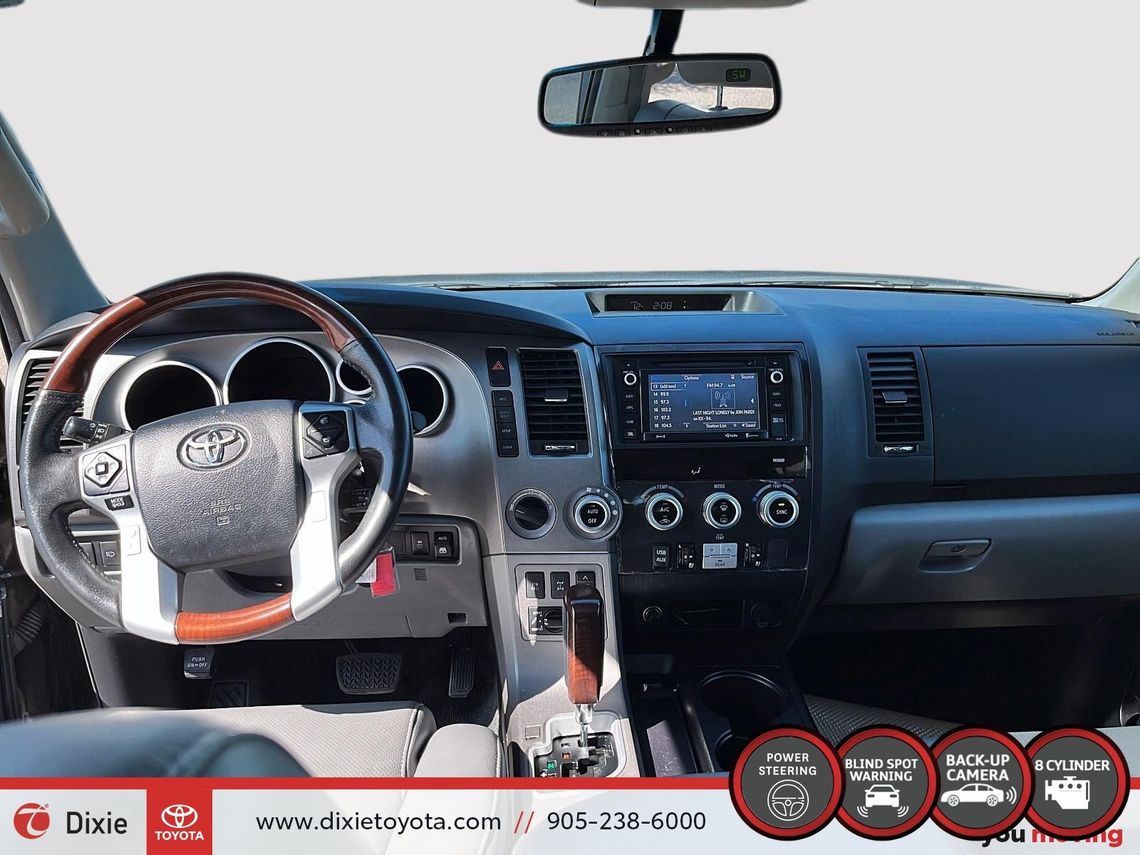 2017 TOYOTA SEQUOIA PLATNIUM 4WD / CLEAN CARFAX / HEATED AND VENTILATED SEATS / REAR ENTERTAINMENT SYSTEM