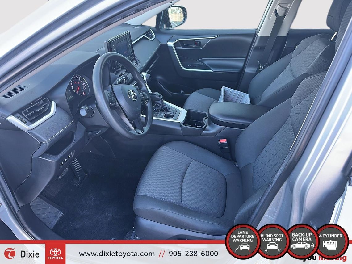 2022 TOYOTA RAV4 LE AWD / TCUV / HEATED SEATS / BACKUP CAMERA / CARPLAY AND ANDROID AUTO