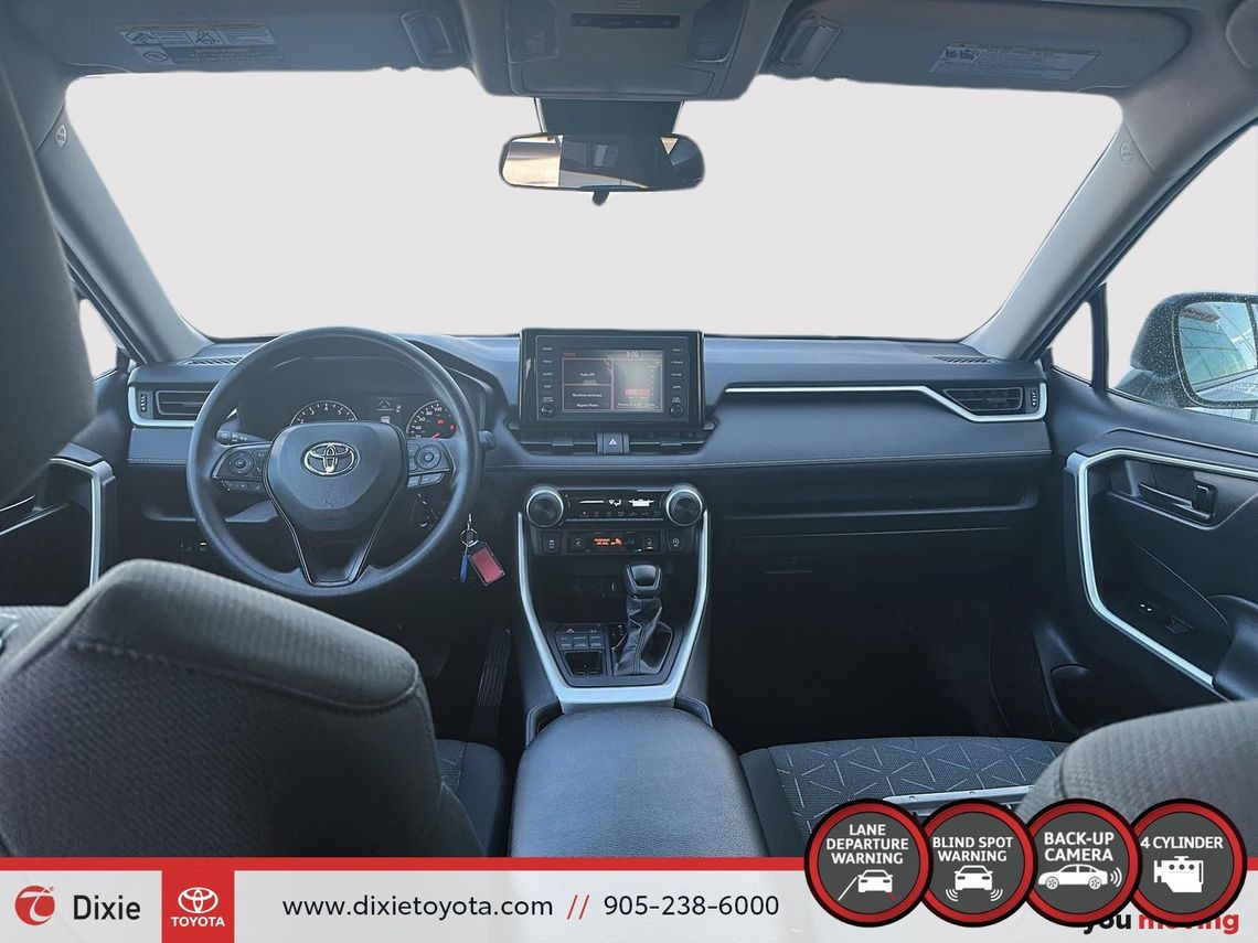 2022 TOYOTA RAV4 LE AWD / TCUV / HEATED SEATS / BACKUP CAMERA / CARPLAY AND ANDROID AUTO