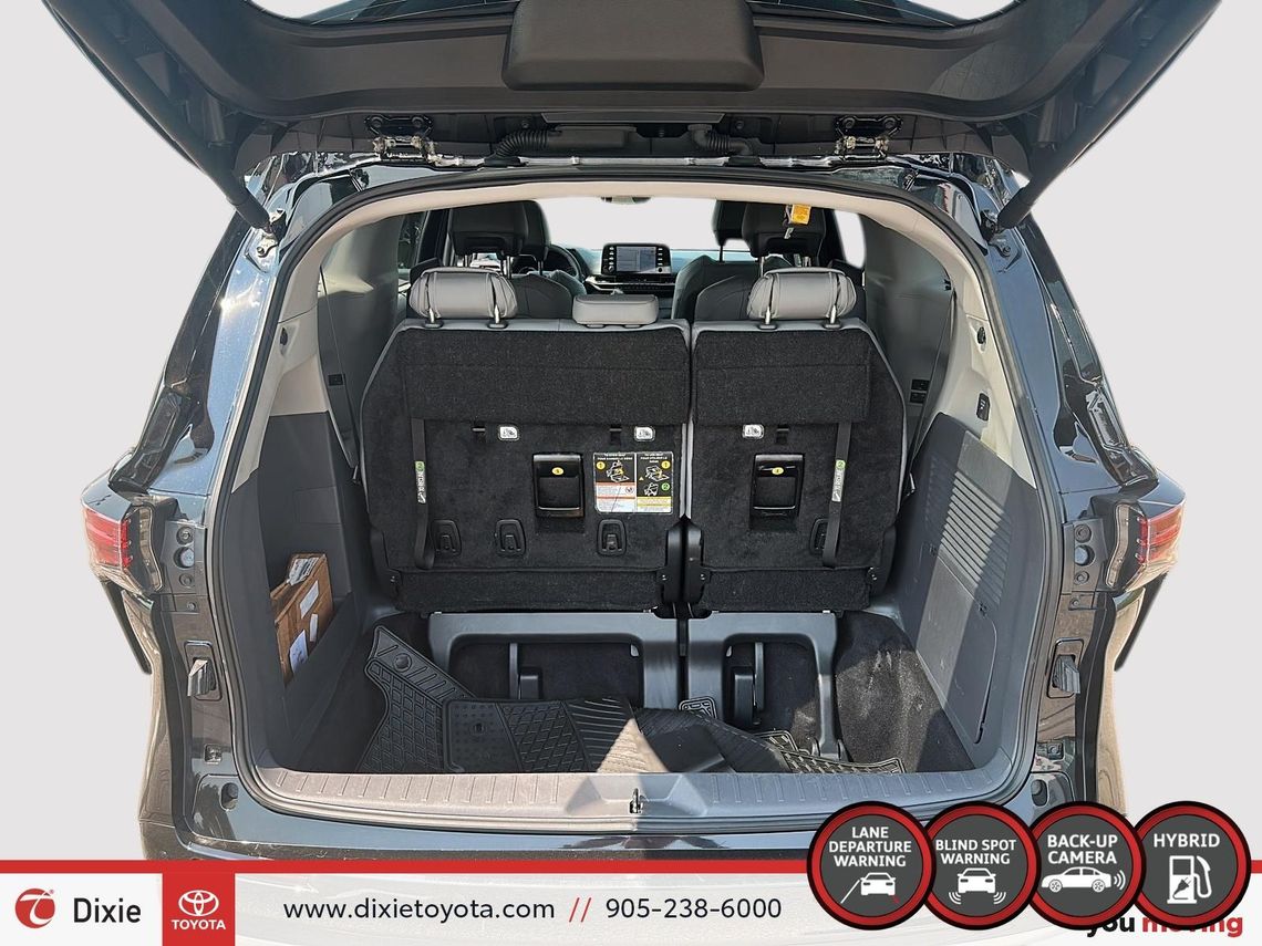 2024 TOYOTA SIENNA LIMITED AWD HYBRID / CLEAN CARFAX / TCUV / FULLY LOADED / REAR ENTERTAINMENT SYSTEM / CARPLAY AND ANDROID AUTO