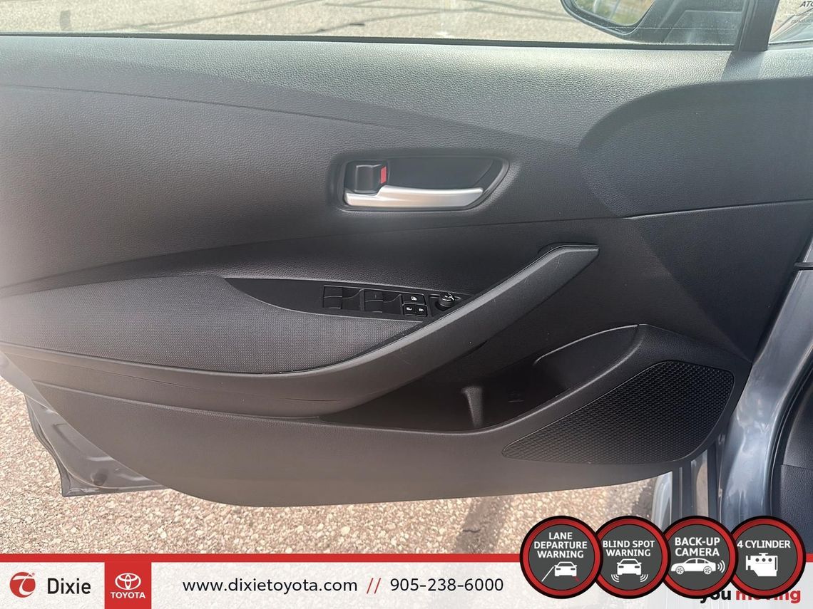 2021 TOYOTA COROLLA LE / TCUV / CLEAN CARFAX / HEATED SEATS / BACK UP CAMERA / CARPLAY AND ANDROID AUTO