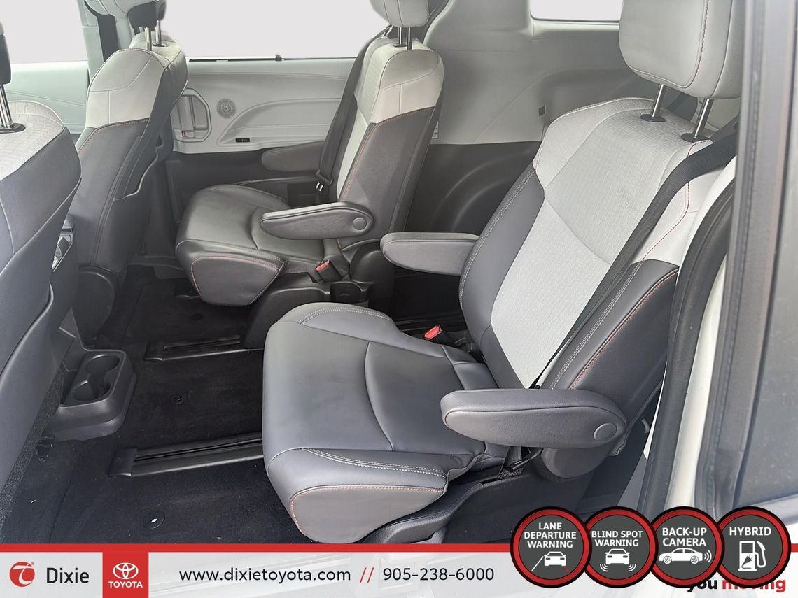 2022 TOYOTA SIENNA HYBRID XSE FWD / CLEAN CARFAX / HEATED SEATS / 7 SEATER / LEATHER INTERIOR / CARPLAY AND ANDROID AUTO