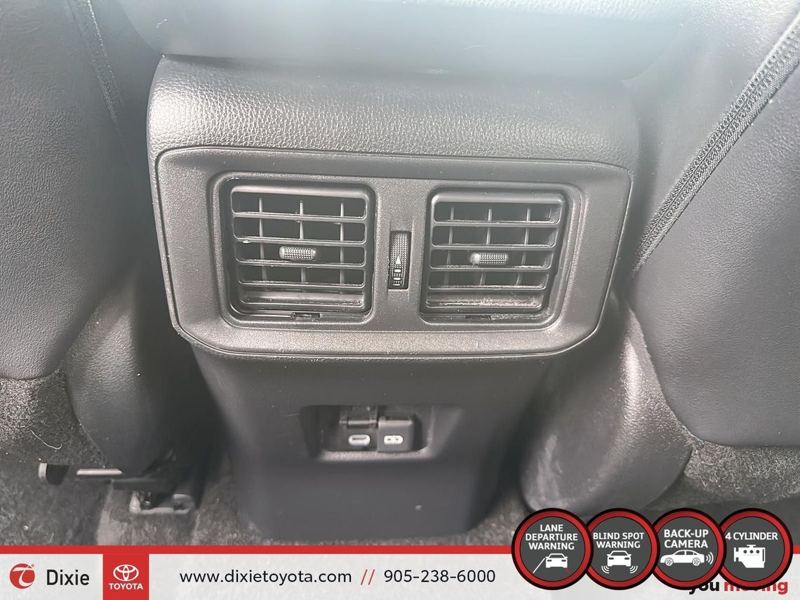 2023 TOYOTA RAV4 XLE PREMIUM AWD / TCUV / HEATED SEATS / LEATHER SURFACE / MOONROOF / CARPLAY AND ANDROID AUTO