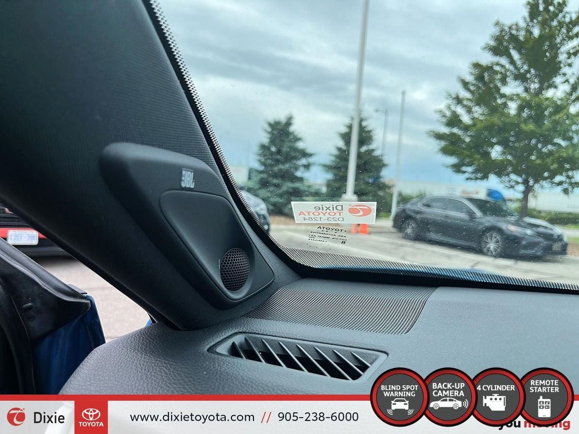 2023 TOYOTA RAV4 XSE TEC AWD HYBRID / CLEAN CARFAX / HEATED AND VENTILATED SEATS / MOONROOF / LEATHER SURFACE / ALLOY WHEELS / CARPLAY AND ANDROID AUTO