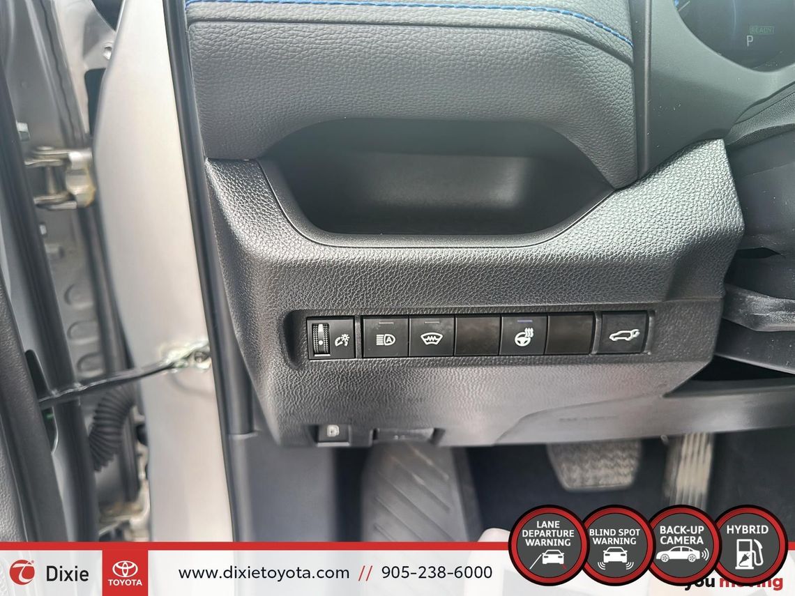 2023 TOYOTA RAV4 SE HYBRID AWD / CLEAN CARFAX / HEATED SEATS / MOONROOF / ALLOY WHEELS / CARPLAY AND ANDROID AUTO