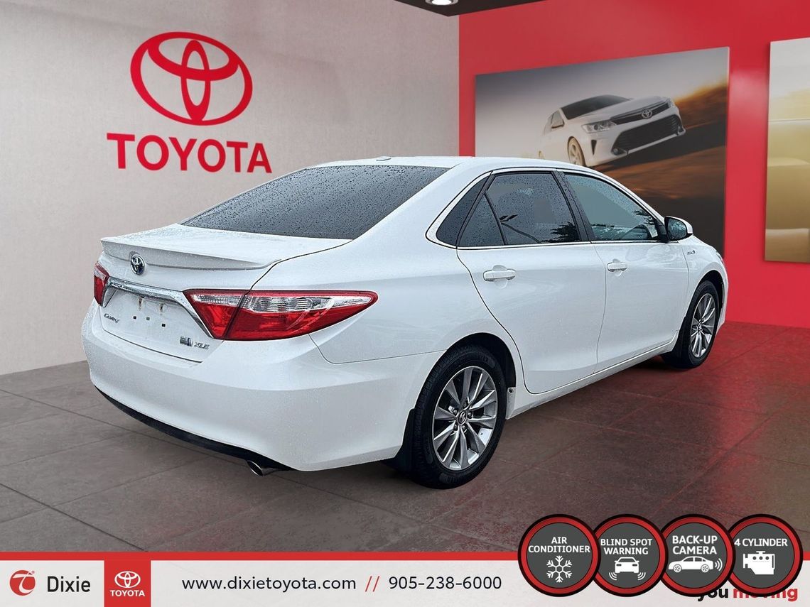 2016 TOYOTA CAMRY XLE HYBRID / HEATED SEATS / MOONROOF / NAVIGATION / ALLOY WHEELS