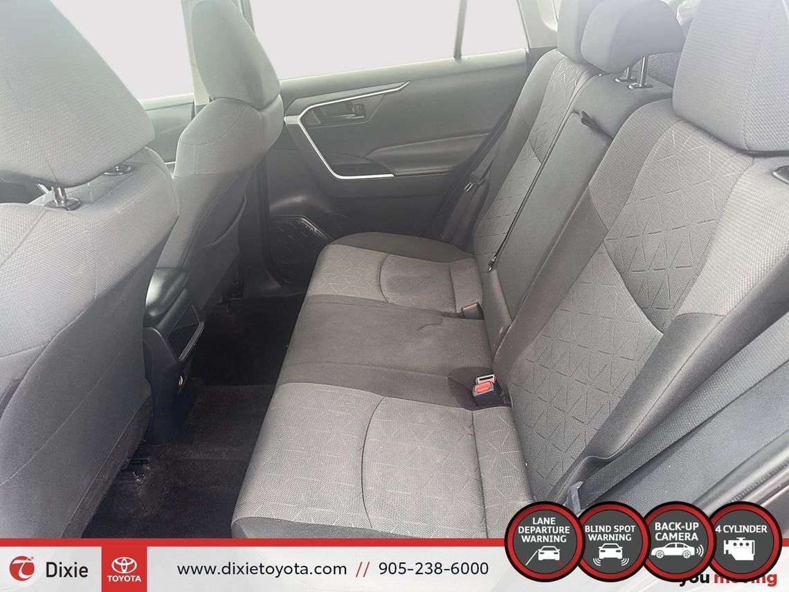 2020 TOYOTA RAV4 LE FWD / HEATED SEATS / TOYOTA SAFETY SENSE / CARPLAY AND ANDROID AUTO