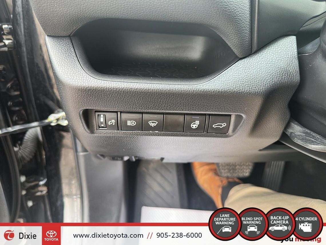 2022 TOYOTA RAV4 XLE AWD / HEATED SEATS / MOONROOF / ALLOY WHEELS / CARPLAY AND ANDROID AUTO