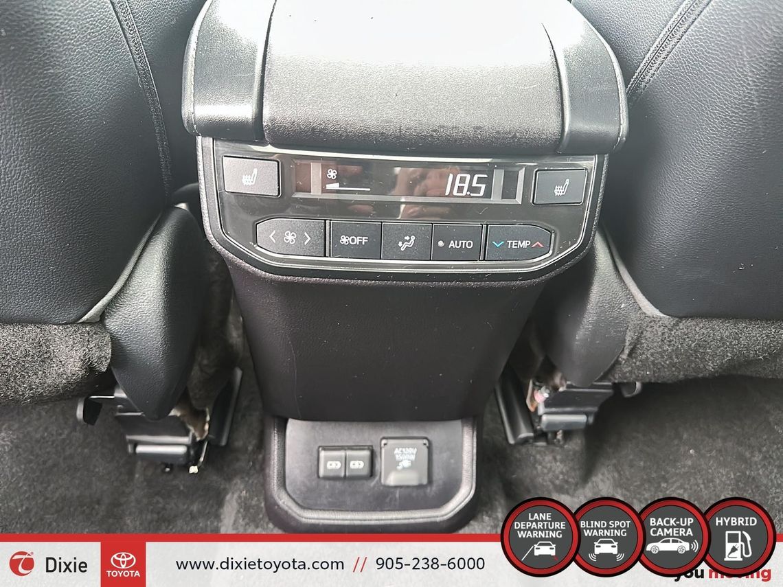 2023 TOYOTA HIGLANDER PLATNIUM HYBRID AWD / TCUV / TOP OF THE LINE / HEATED AND VENTILATED SEATS / HEATED REAR SEATS / CARPLAY AND ANDROID AUTO