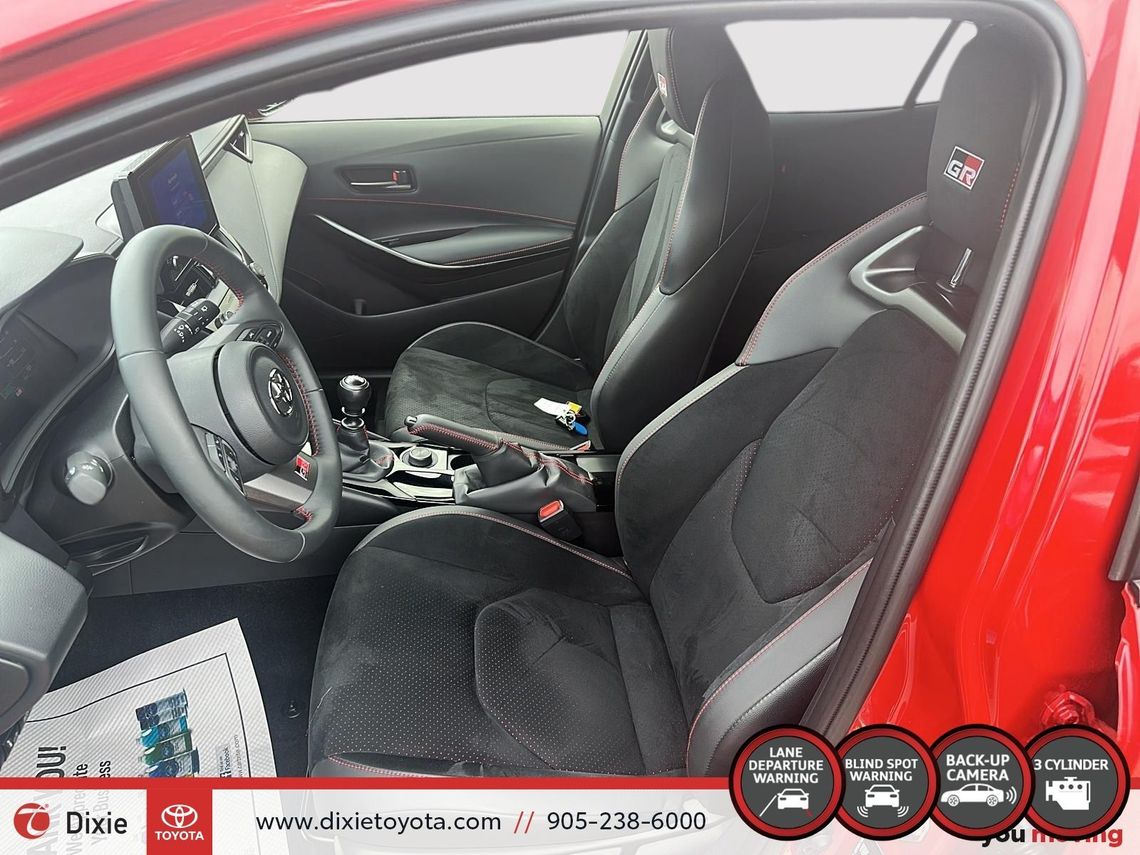 2025 TOYOTA GR COROLLA PREMIUM 6M MANUAL / CLEAN CARFAX / TCUV / HEATED SEATS / ALLOY WHEELS / CARPLAY AND ANDROID AUTO