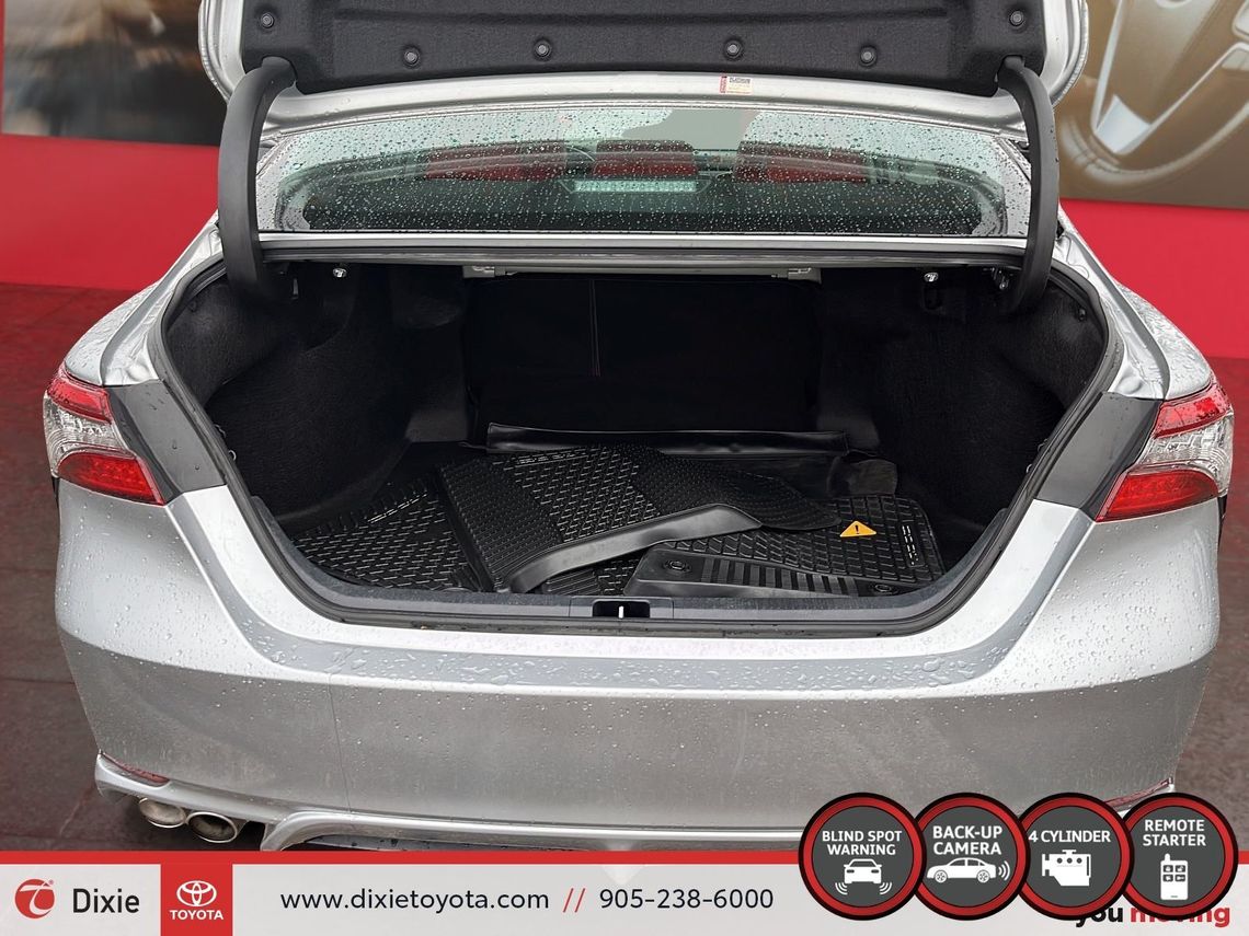 2024 TOYOTA CAMRY XSE AWD / TCUV / HEATED SEATS / ALLOY WHEELS / MOONROOF / CARPLAY AND ANDROID AUTO