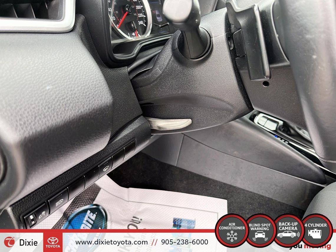 2021 TOYOTA COROLLA SE / CLEAN CARFAX / HEATED SEATS / ALLOY WHEELS / BACK UP CAMERA / CARPLAY AND ANDROID AUTO