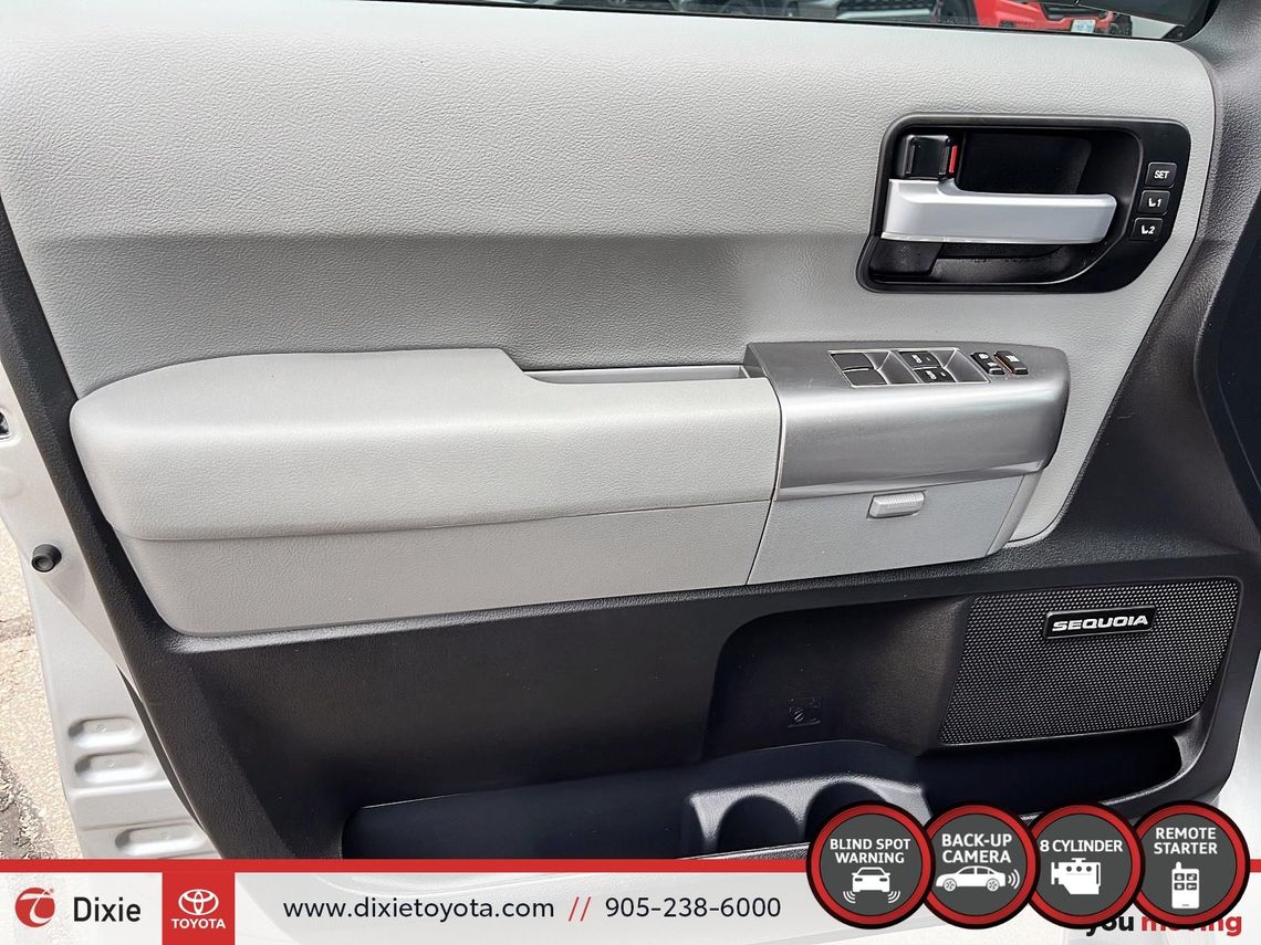 2020 TOYOTA SEQUOIA LIMITED 4WD 8 PASSANGER / TCUV / 8 PASSANGER / HEATED SEATS / LEATHER SURFACE / CARPLAY AND ANDROID AUTO