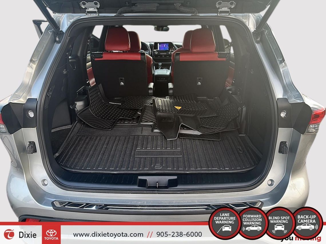 2023 TOYOTA HIGHLANDER XSE AWD / CLEAN CARFAX / TCUV / HEATED SEATS / MOONROOF / CARPLAY AND ANDROID AUTO
