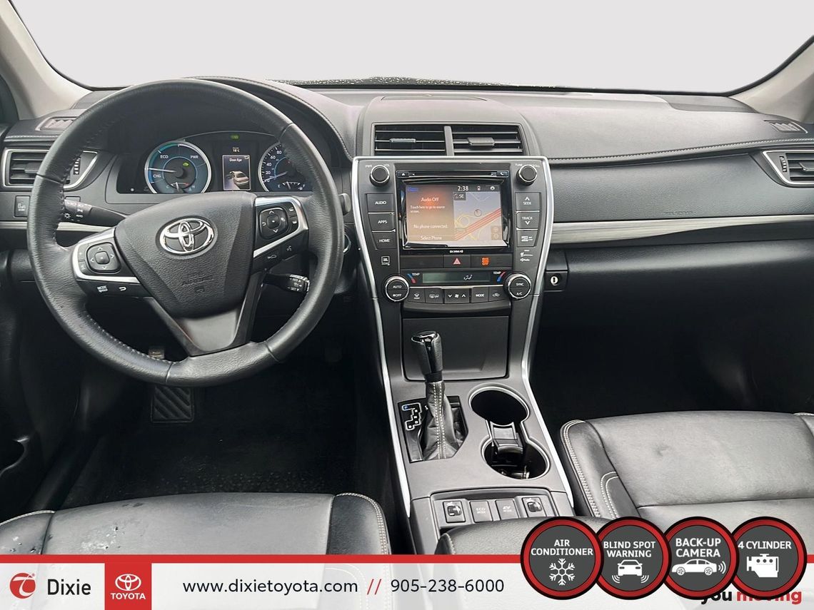2016 TOYOTA CAMRY XLE HYBRID / HEATED SEATS / MOONROOF / NAVIGATION / ALLOY WHEELS