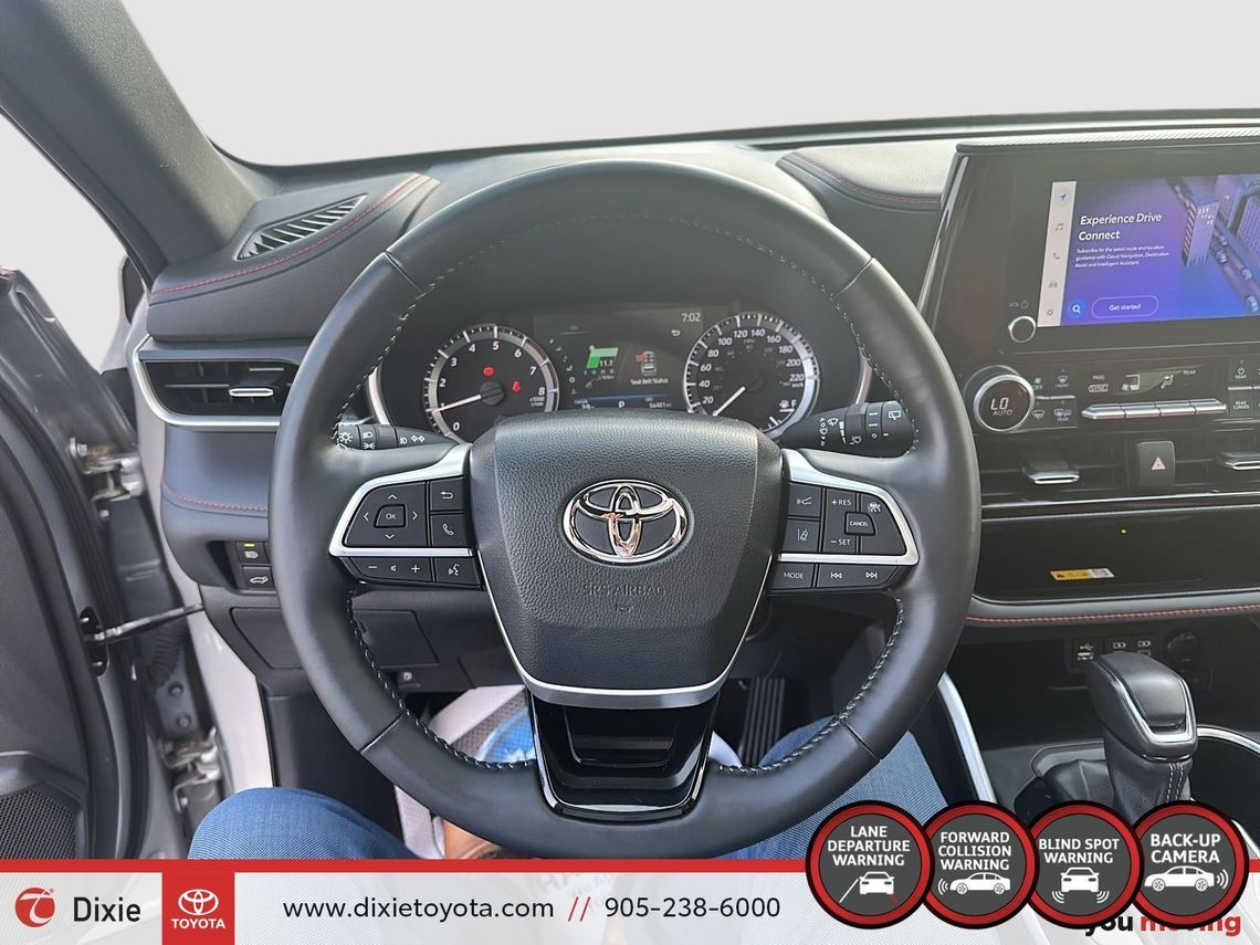 2023 TOYOTA HIGHLANDER XSE AWD / CLEAN CARFAX / TCUV / HEATED SEATS / MOONROOF / CARPLAY AND ANDROID AUTO