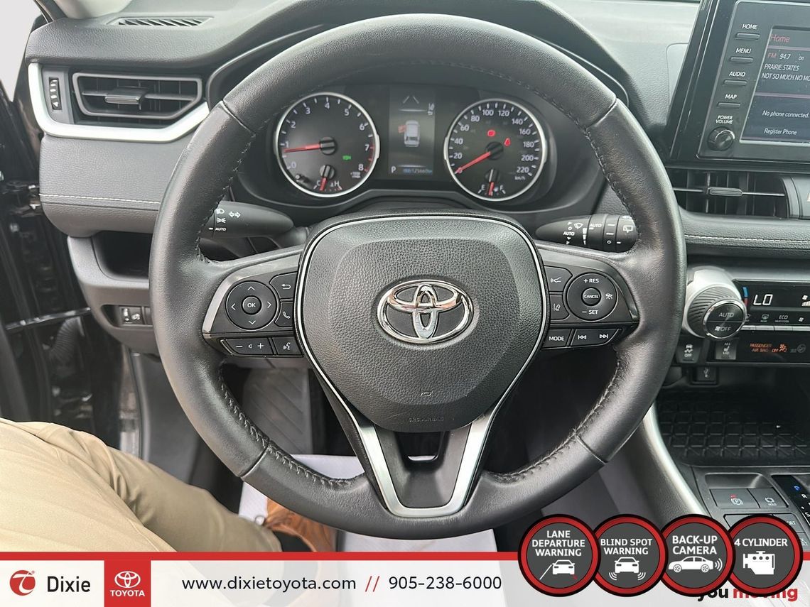 2022 TOYOTA RAV4 XLE AWD / HEATED SEATS / MOONROOF / ALLOY WHEELS / CARPLAY AND ANDROID AUTO