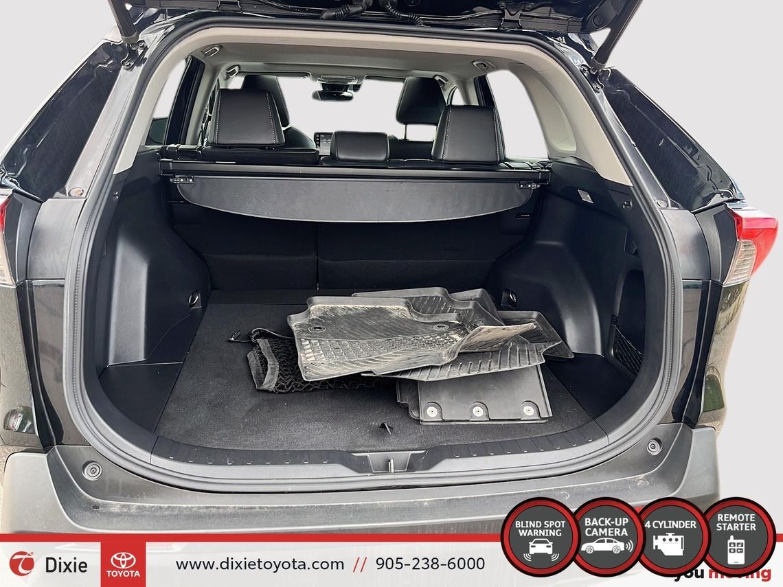 2021 TOYOTA RAV4 XLE PREMIUM AWD / CLEAN CARFAX / TCUV / HEATED SEATS / LEATHER SURFACE / MOONROOF / CARPLAY AND ANDROID AUTO