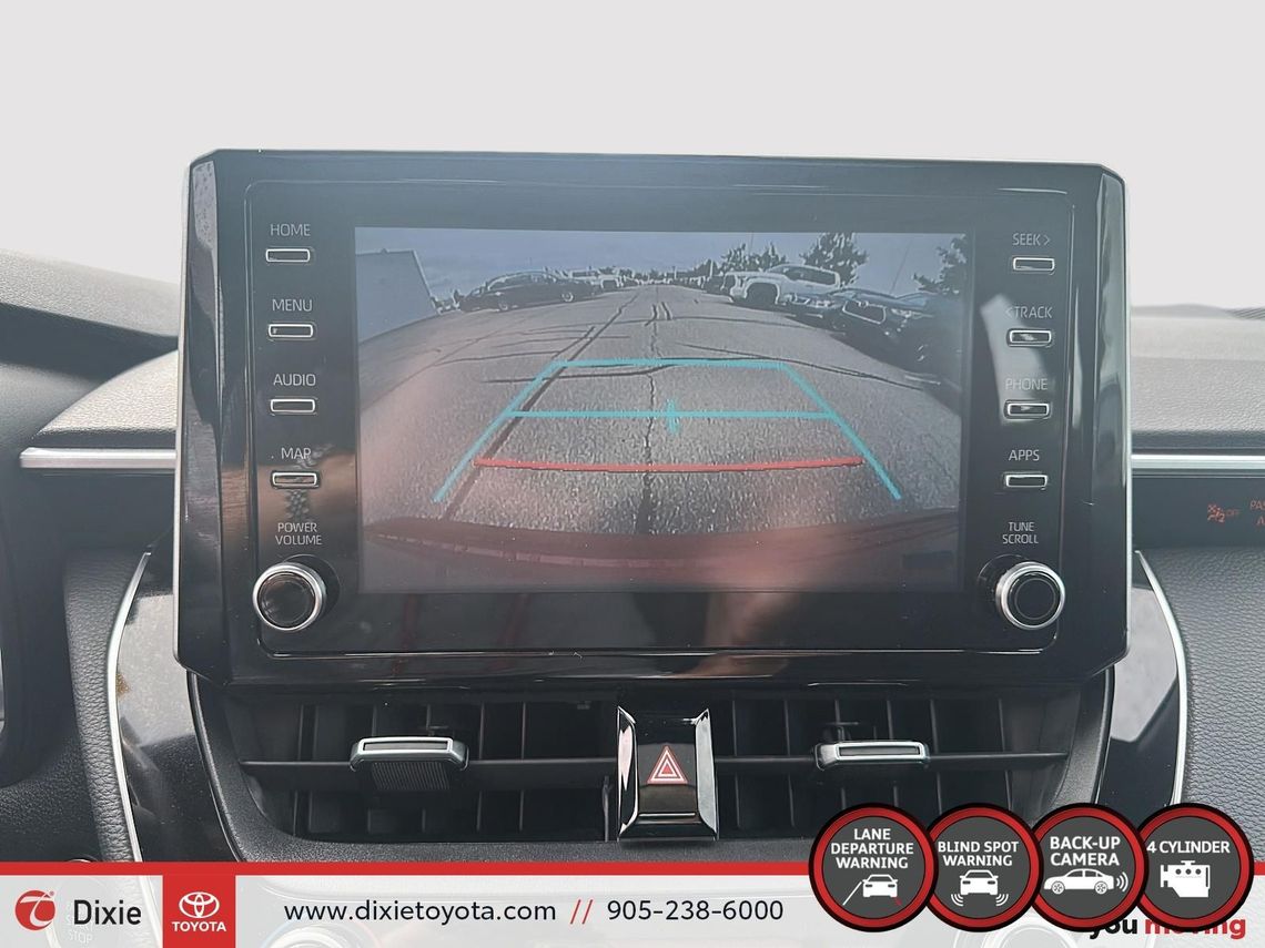2024 TOYOTA COROLLA LE / TCUV / CLEAN CARFAX / HEATED SEATS / BACKUP CAMERA / CARPLAY AND ANDROID AUTO