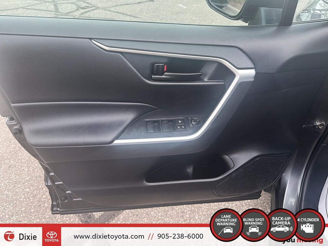 2020 TOYOTA RAV4 LE FWD / HEATED SEATS / TOYOTA SAFETY SENSE / CARPLAY AND ANDROID AUTO
