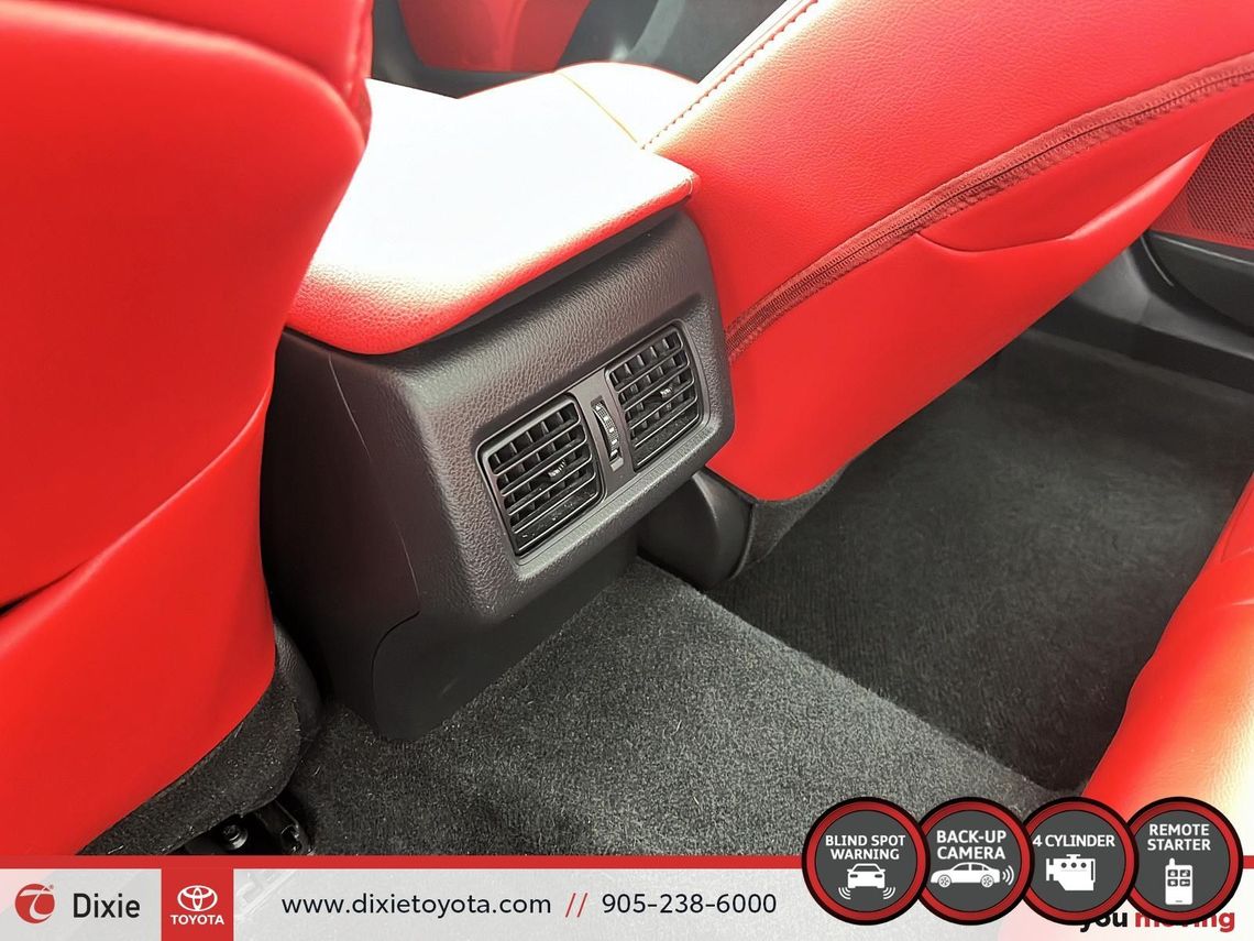 2024 TOYOTA CAMRY XSE AWD / TCUV / HEATED SEATS / ALLOY WHEELS / MOONROOF / CARPLAY AND ANDROID AUTO