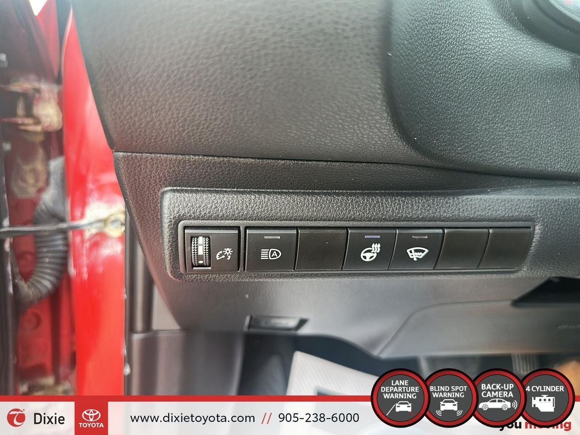 2024 TOYOTA COROLLA LE / TCUV / CLEAN CARFAX / HEATED SEATS / BACKUP CAMERA / CARPLAY AND ANDROID AUTO