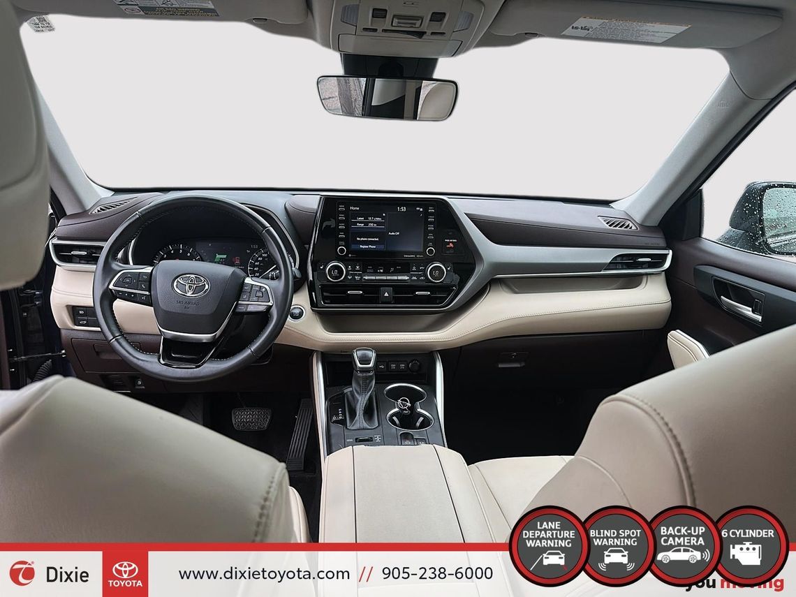 2021 TOYOTA HIGHLANDER XLE AWD / TCUV / HEATED SEATS / 8 SEATS / BACK UP CAMERA / MOONROOF / ALLOY WHEELS / CARPLAY AND ANDROID AUTO