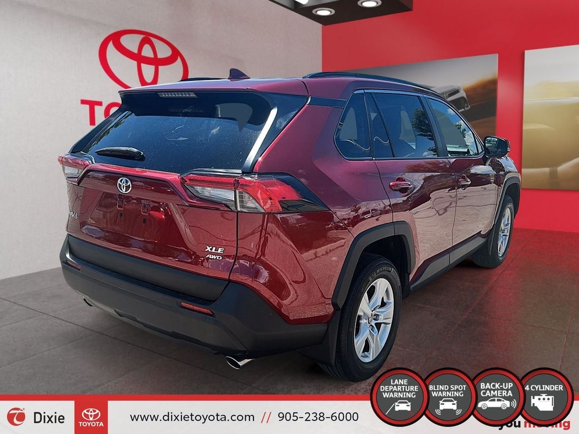 2020 TOYOTA RAV4 XLE AWD / HEATED SEATS / MOONROOF / BACKUP CAMERA / ALLOY WHEELS / CARPLAY AND ANDROID AUTO