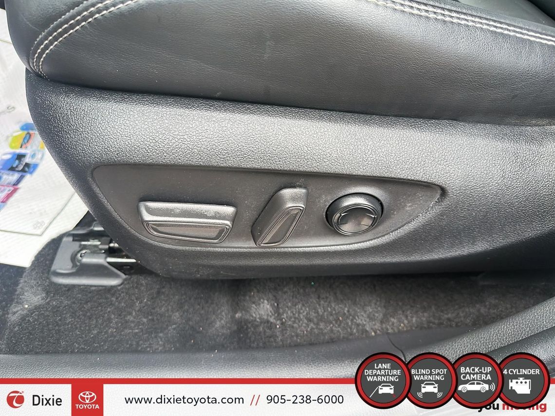 2023 TOYOTA RAV4 XLE PREMIUM AWD / TCUV / HEATED SEATS / LEATHER SURFACE / MOONROOF / CARPLAY AND ANDROID AUTO