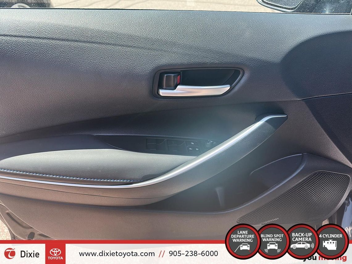 2022 TOYOTA COROLLA SE UPGARDE / CLEAN CARFAX / HEATED SEATS / MOONROOF / ALLOY WHEELS / CARPLAY AND ANDROID AUTO