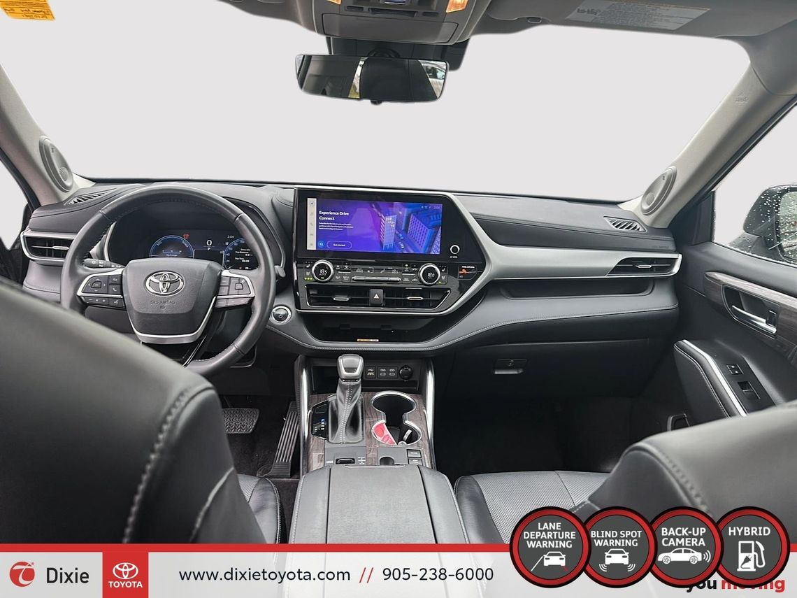 2023 TOYOTA HIGLANDER PLATNIUM HYBRID AWD / TCUV / TOP OF THE LINE / HEATED AND VENTILATED SEATS / HEATED REAR SEATS / CARPLAY AND ANDROID AUTO