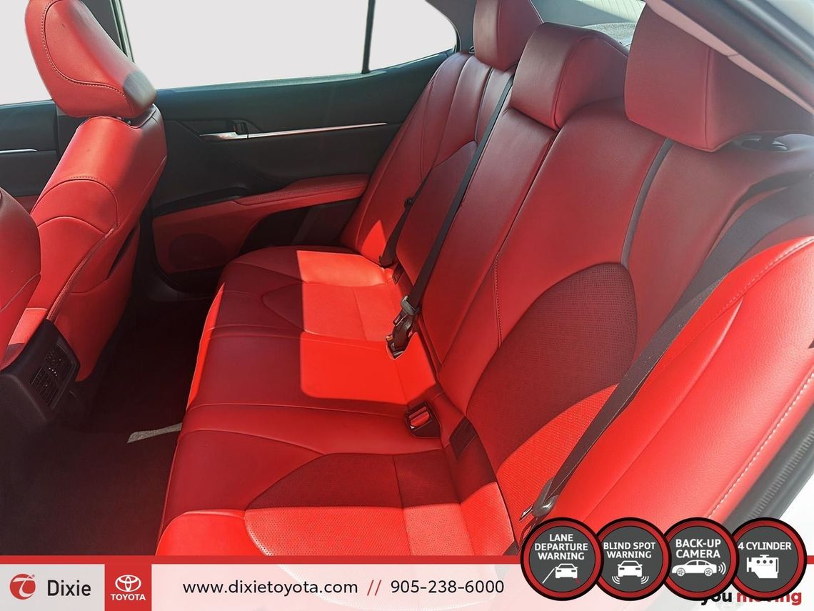 2022 TOYOTA CAMRY XSE / TCUV / HEATED SEATS / ALLOY WHEELS / MOONROOF / CARPLAY AND ANDROID AUTO