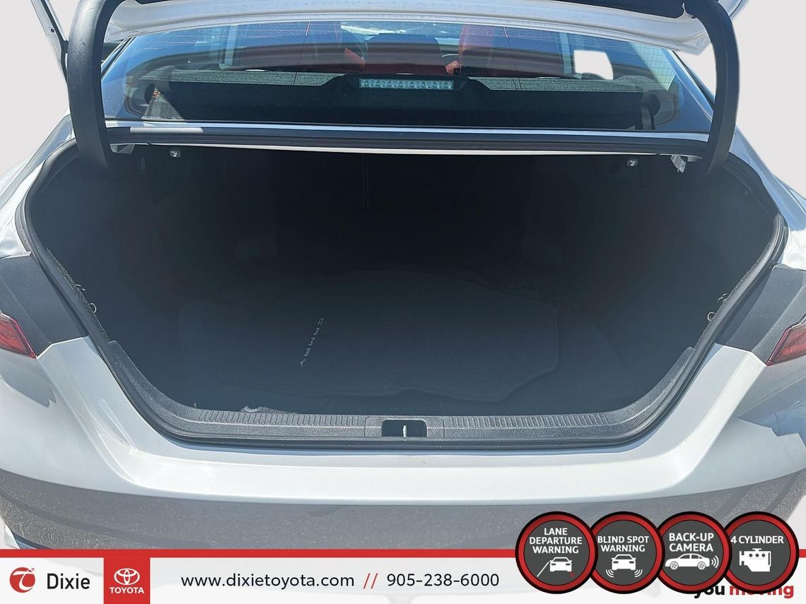 2022 TOYOTA CAMRY XSE / TCUV / HEATED SEATS / ALLOY WHEELS / MOONROOF / CARPLAY AND ANDROID AUTO