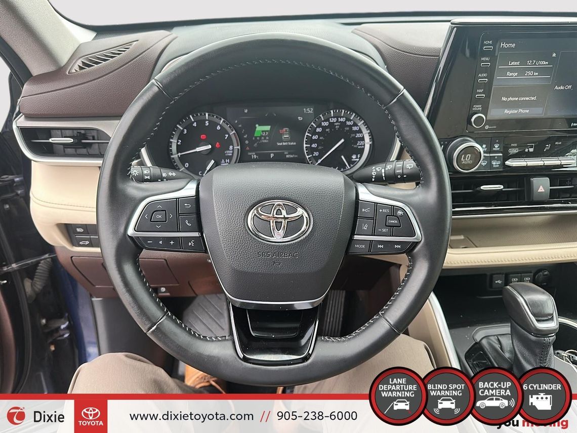 2021 TOYOTA HIGHLANDER XLE AWD / TCUV / HEATED SEATS / 8 SEATS / BACK UP CAMERA / MOONROOF / ALLOY WHEELS / CARPLAY AND ANDROID AUTO