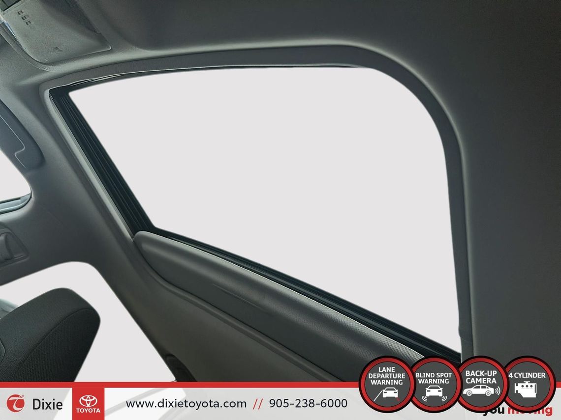 2022 TOYOTA RAV4 XLE AWD / HEATED SEATS / MOONROOF / ALLOY WHEELS / CARPLAY AND ANDROID AUTO