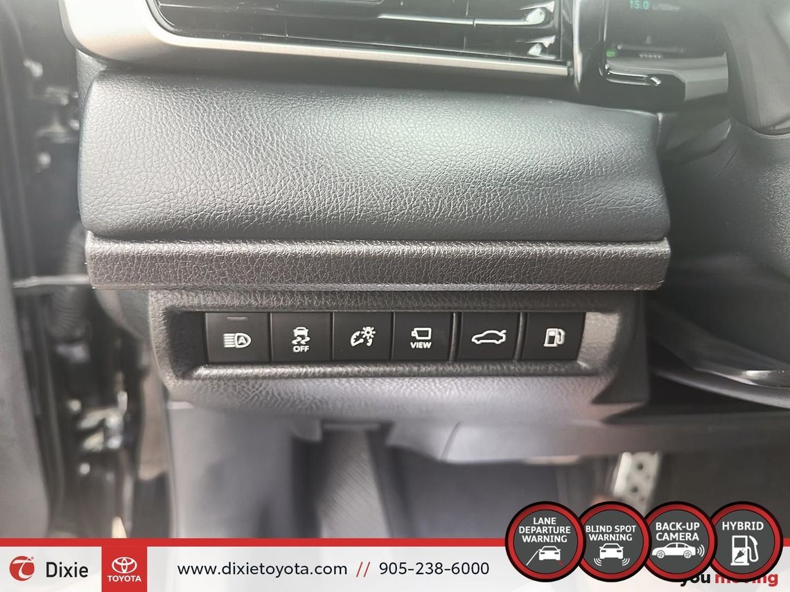 2025 TOYOTA CAMRY XSE HYBRID AWD / CLEAN CARFAX / HEATED SEATS / MOONROOF / ALLOY WHEELS / CARFAX AND ANDROID AUTO