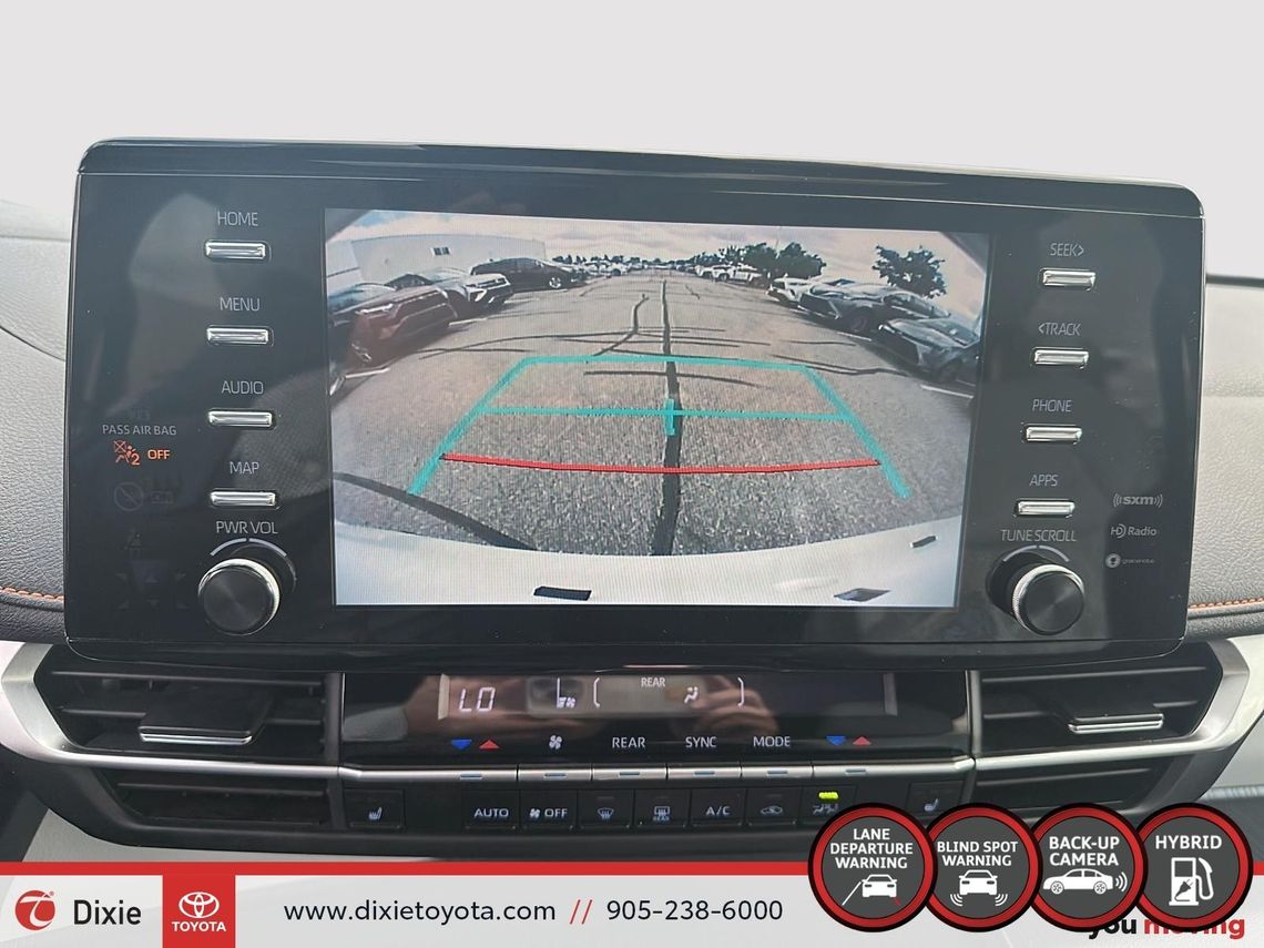 2022 TOYOTA SIENNA HYBRID XSE FWD / CLEAN CARFAX / HEATED SEATS / 7 SEATER / LEATHER INTERIOR / CARPLAY AND ANDROID AUTO