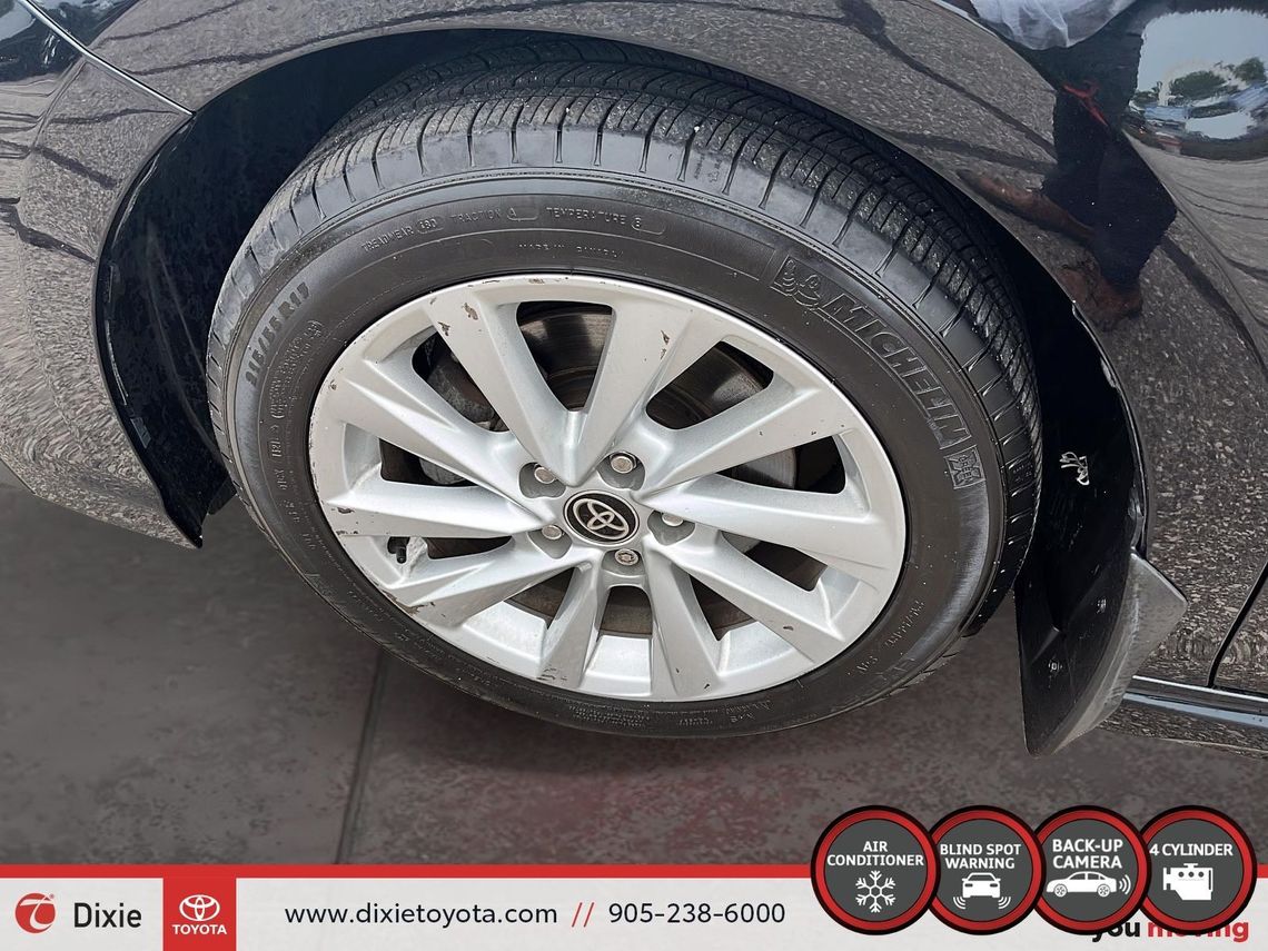 2021 TOYOTA CAMRY SE AWD / CLEAN CARFAX / HEATED SEATS / LEAHTER SURFACE / ALLOY WHEELS / CARPLAY AND ANDROID AUTO