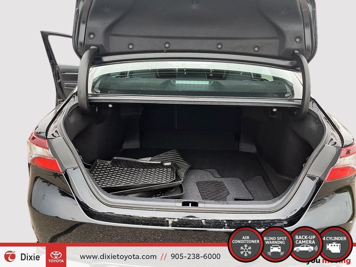 2021 TOYOTA CAMRY SE AWD / CLEAN CARFAX / HEATED SEATS / LEAHTER SURFACE / ALLOY WHEELS / CARPLAY AND ANDROID AUTO