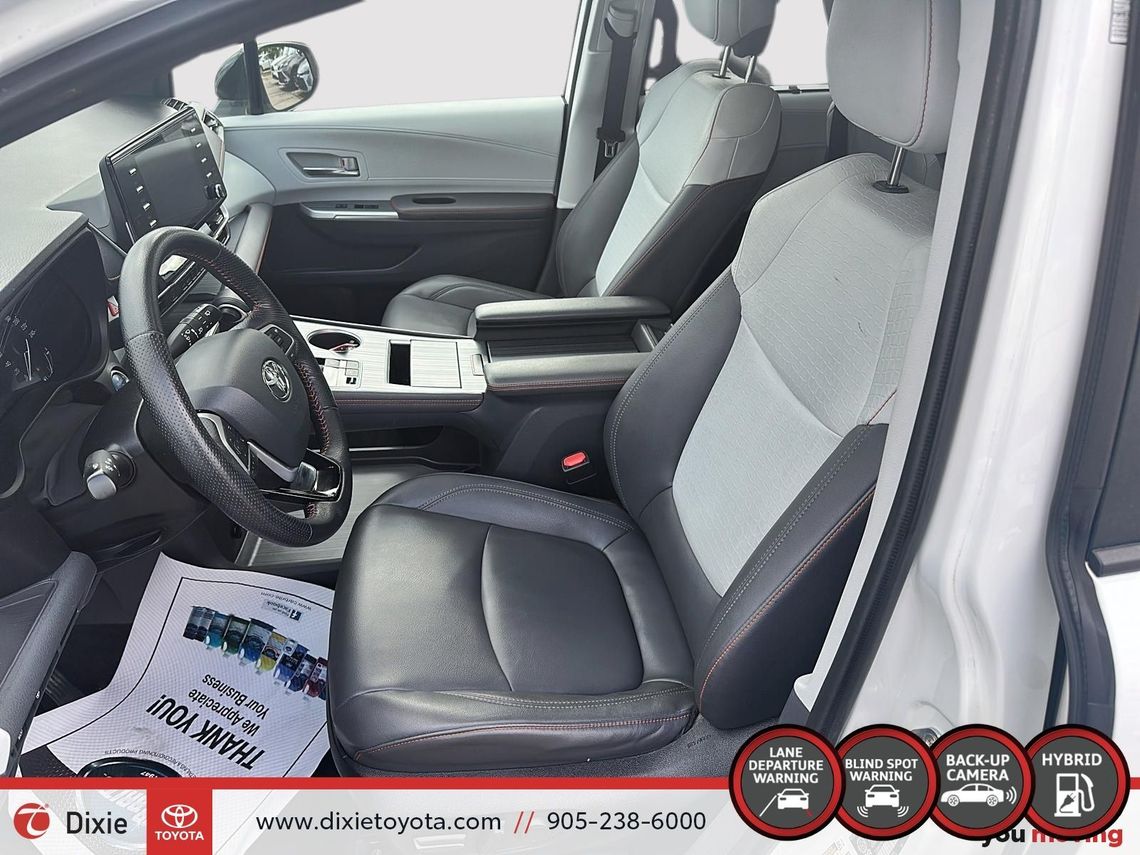 2022 TOYOTA SIENNA HYBRID XSE FWD / CLEAN CARFAX / HEATED SEATS / 7 SEATER / LEATHER INTERIOR / CARPLAY AND ANDROID AUTO