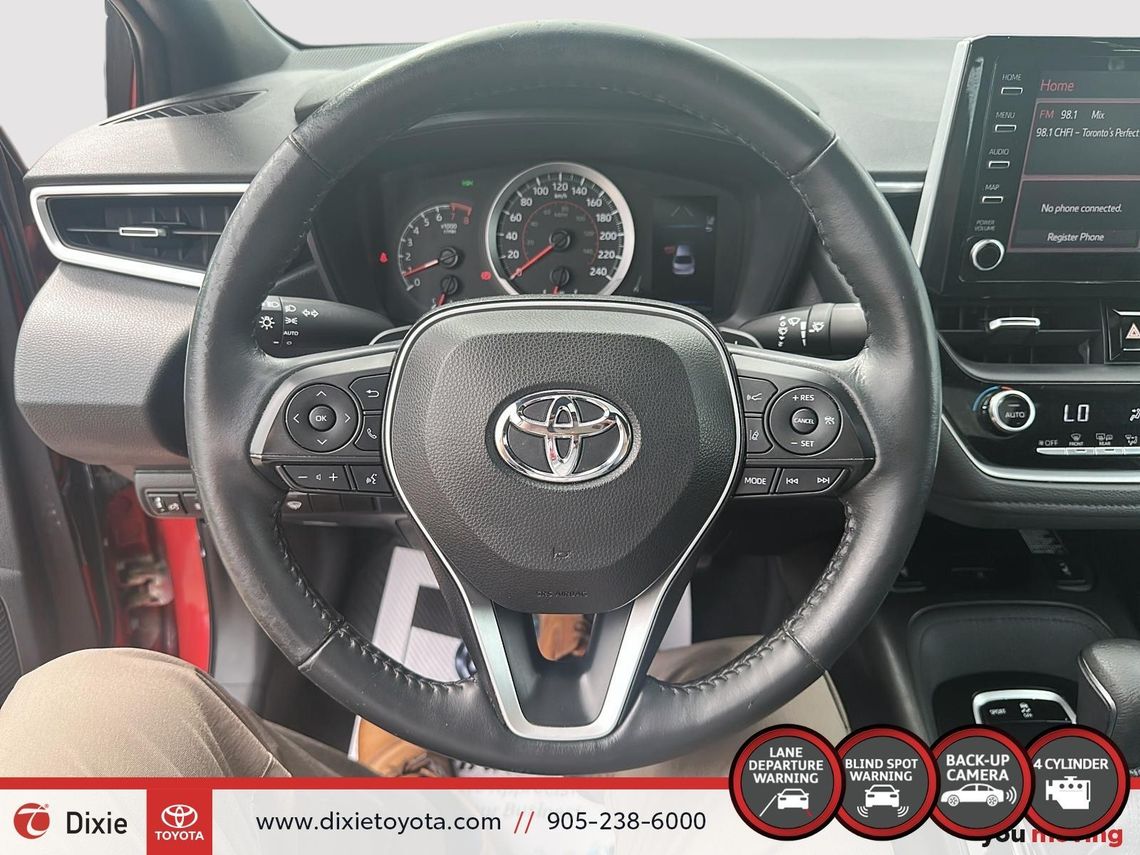2024 TOYOTA COROLLA LE / TCUV / CLEAN CARFAX / HEATED SEATS / BACKUP CAMERA / CARPLAY AND ANDROID AUTO