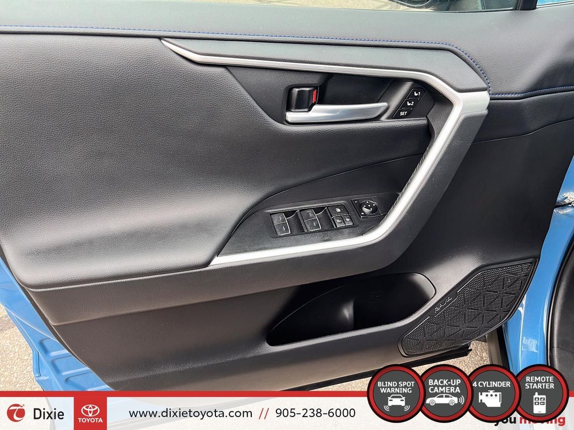 2023 TOYOTA RAV4 XSE TEC AWD HYBRID / CLEAN CARFAX / HEATED AND VENTILATED SEATS / MOONROOF / LEATHER SURFACE / ALLOY WHEELS / CARPLAY AND ANDROID AUTO