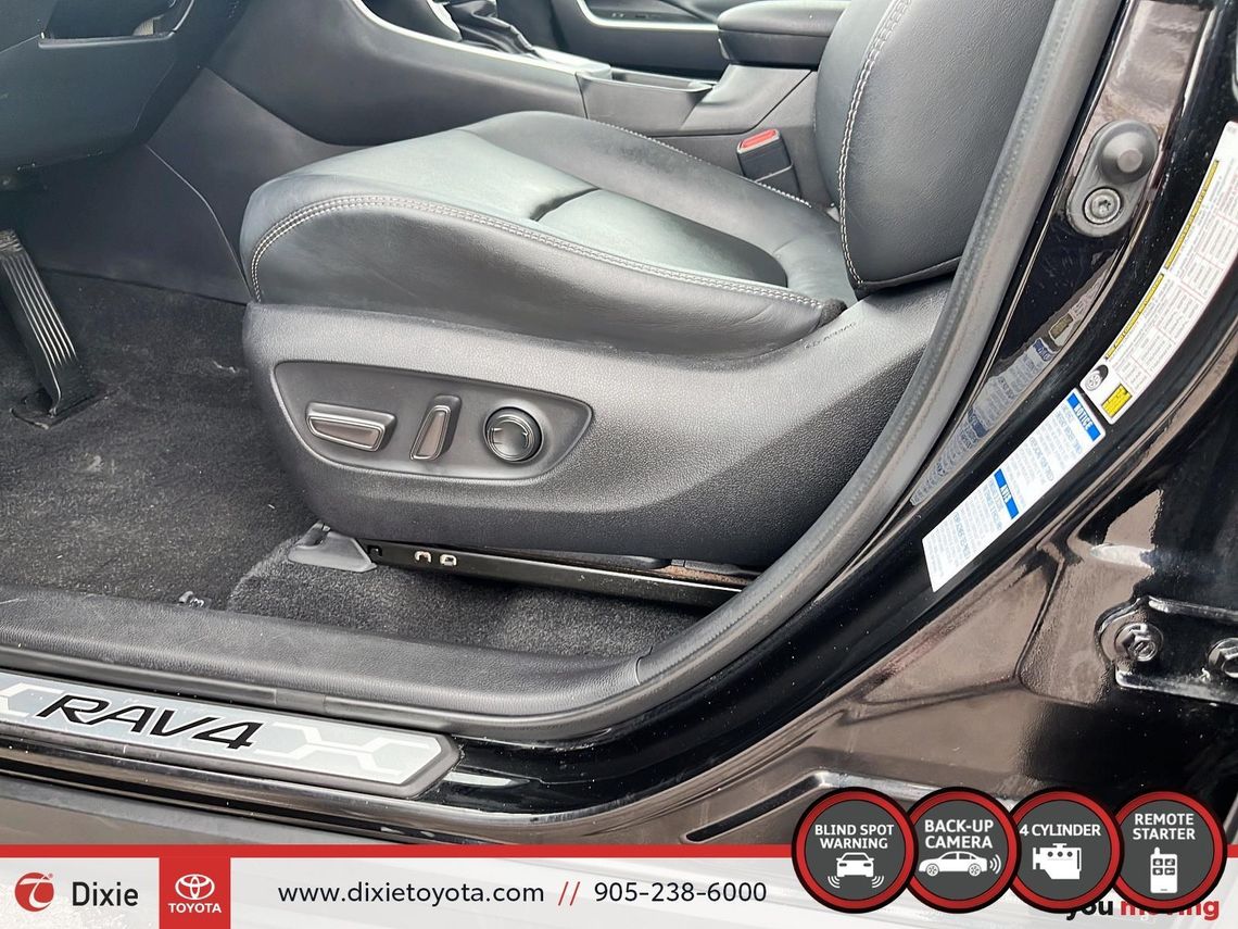 2021 TOYOTA RAV4 XLE PREMIUM AWD / CLEAN CARFAX / TCUV / HEATED SEATS / LEATHER SURFACE / MOONROOF / CARPLAY AND ANDROID AUTO