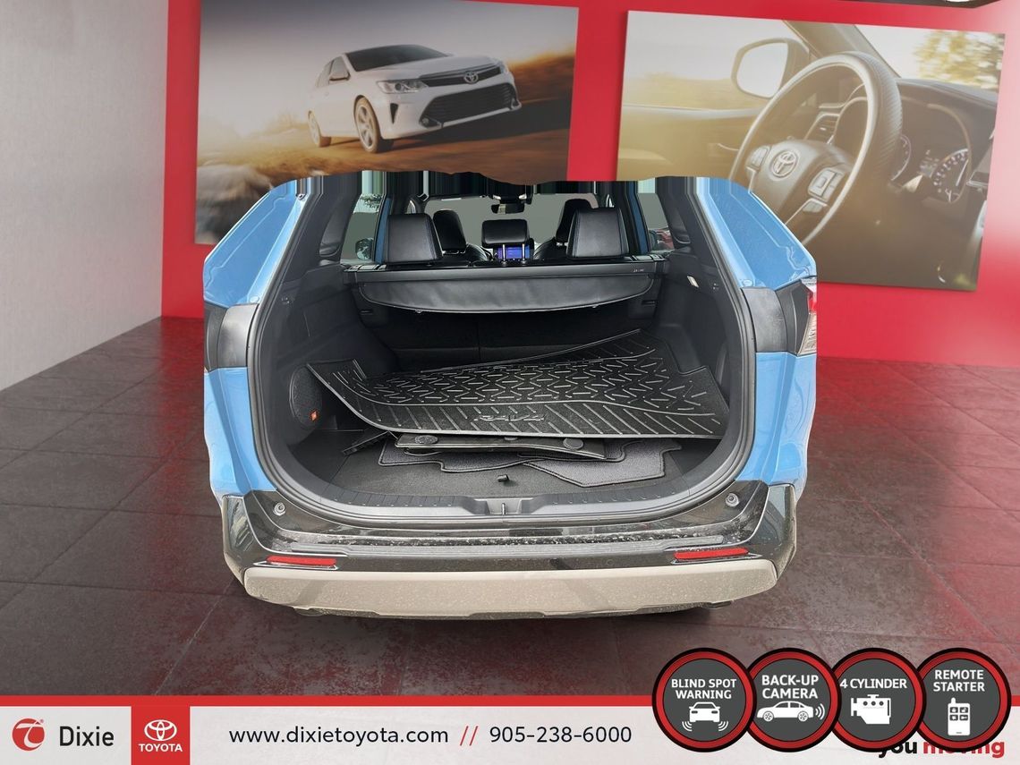 2023 TOYOTA RAV4 XSE TEC AWD HYBRID / CLEAN CARFAX / HEATED AND VENTILATED SEATS / MOONROOF / LEATHER SURFACE / ALLOY WHEELS / CARPLAY AND ANDROID AUTO
